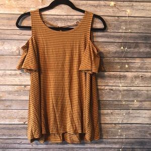 {MAURICES} Cold shoulder V Back Short Sleeve Top